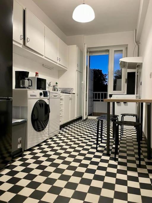Spacious Apartment Next To Parc Du Cinquantenaire Brussels Ngoại thất bức ảnh